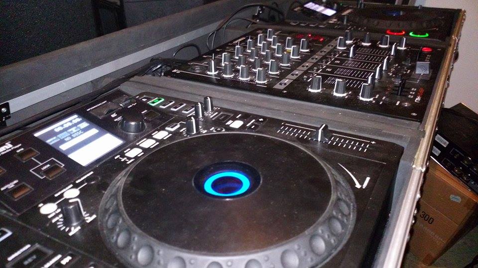 Un DJ à votre service pour vos fiançailles